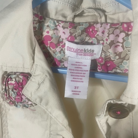 Genuine Kids by OshKosh 3T Tan overcoat with flower detail - Picture 5 of 5
